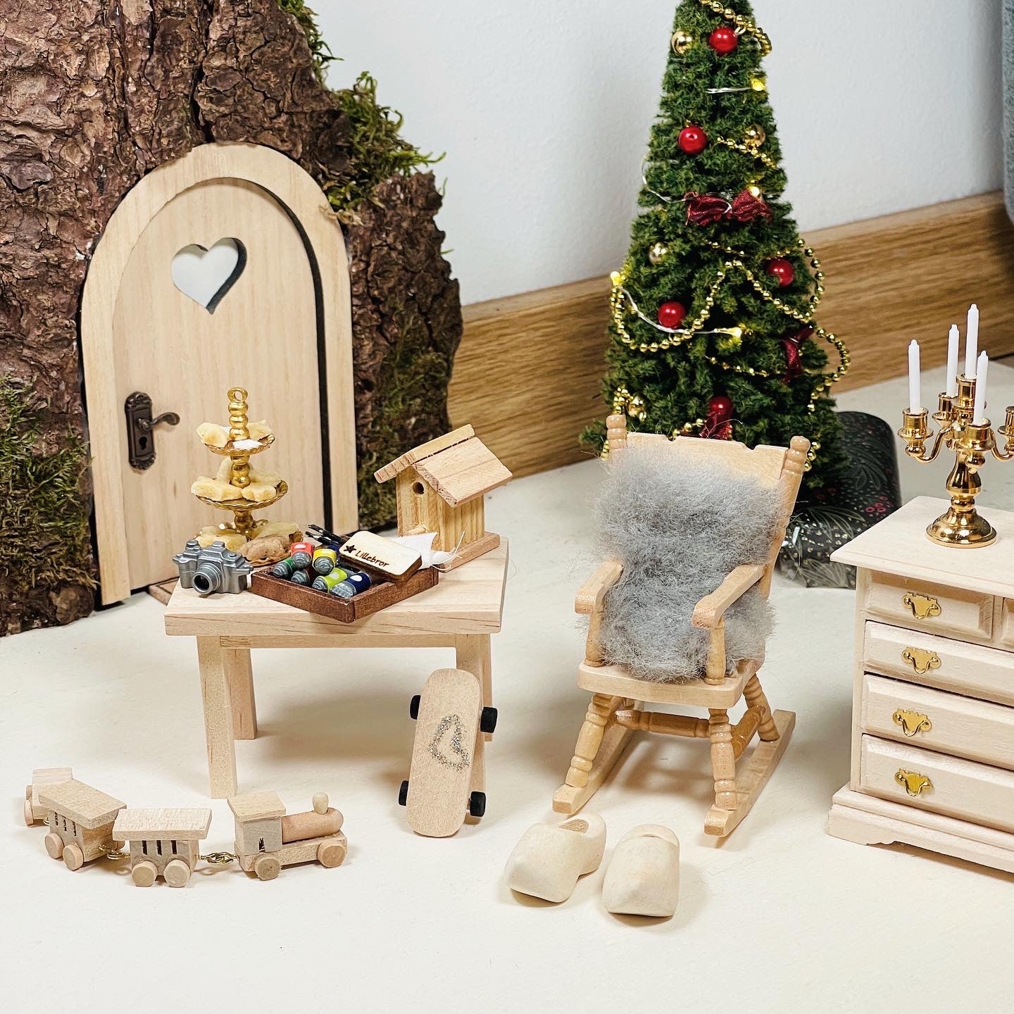 DAOUZL Wichtel Zubehör 32-teilig - Miniatur Puppenhaus Accessoires Für Weihnachtsdekoration