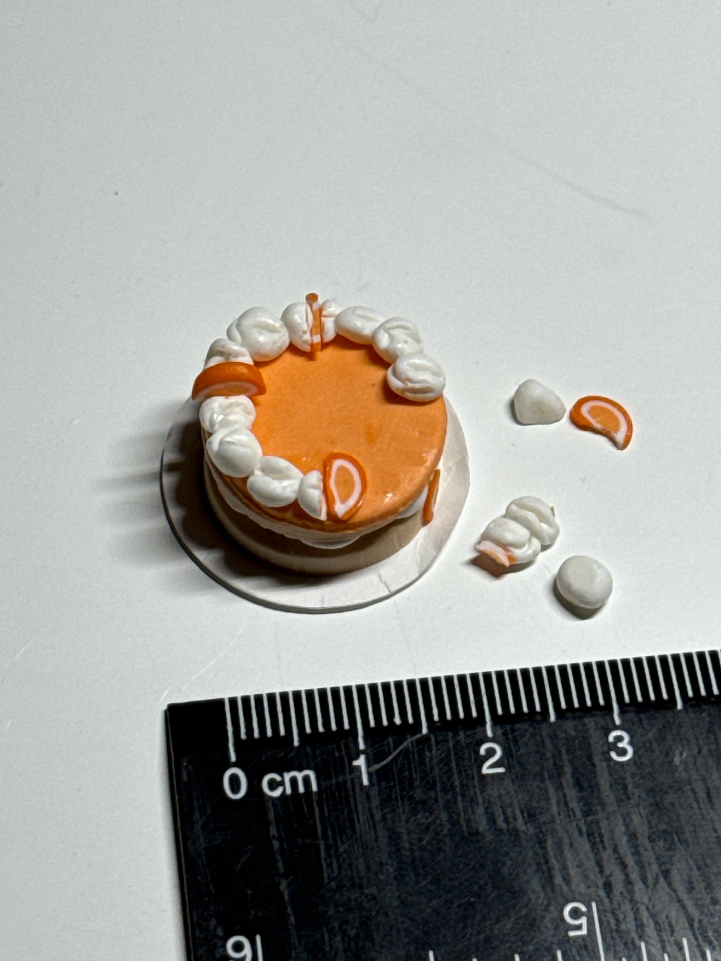Sahnetorte abgelöste Teile