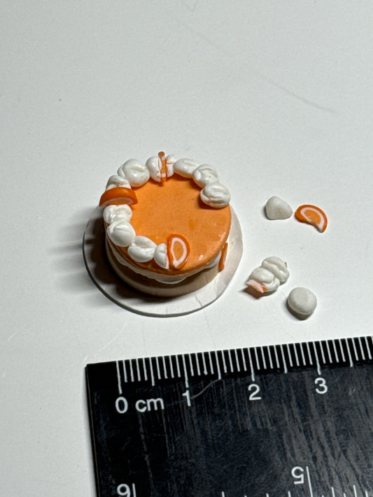 Sahnetorte abgelöste Teile