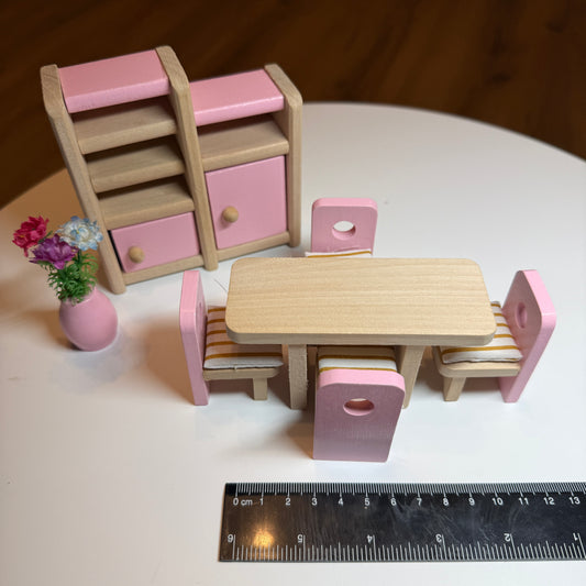 Esszimmer rosa Holz