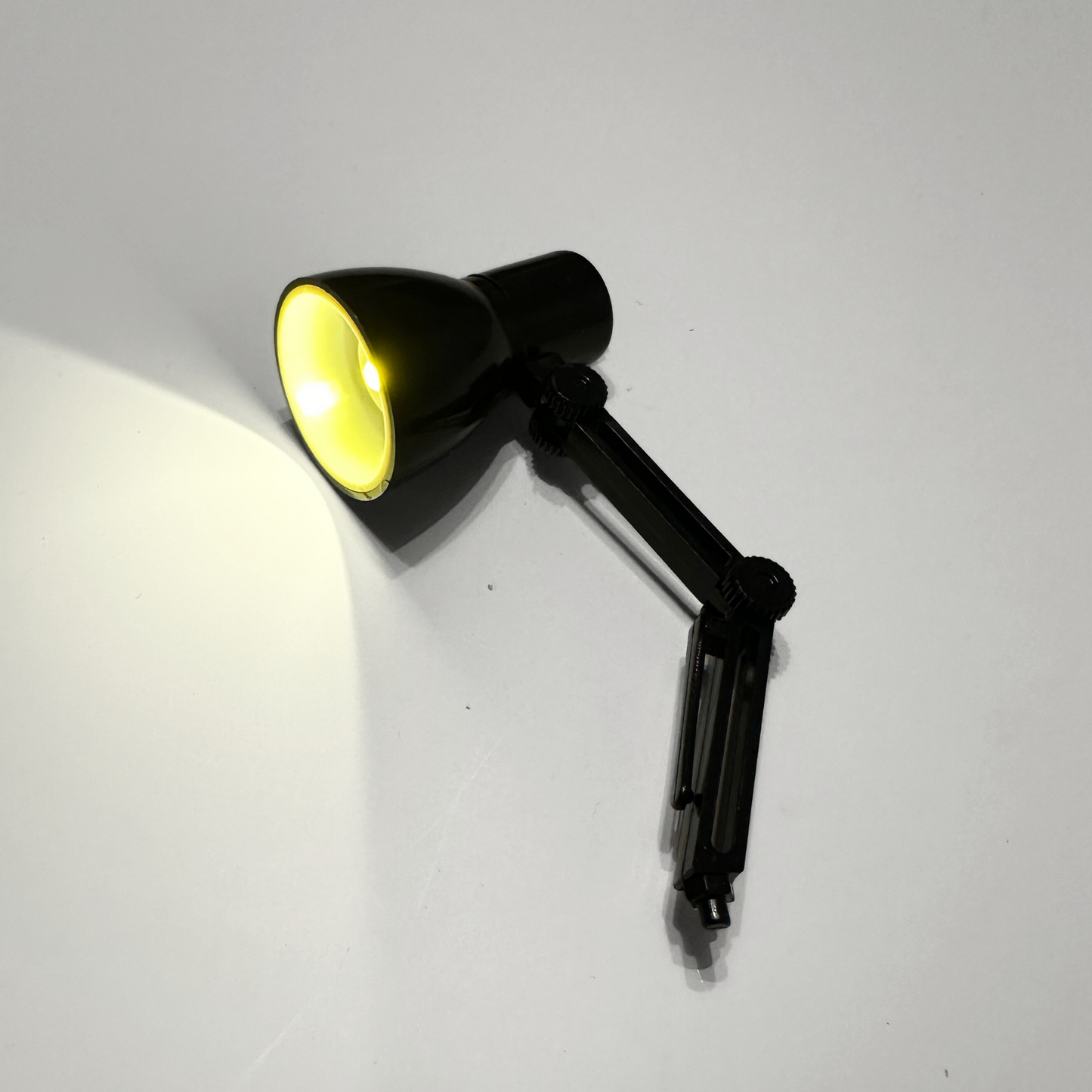 SALE - Elektrische Lampe ohne Fuß